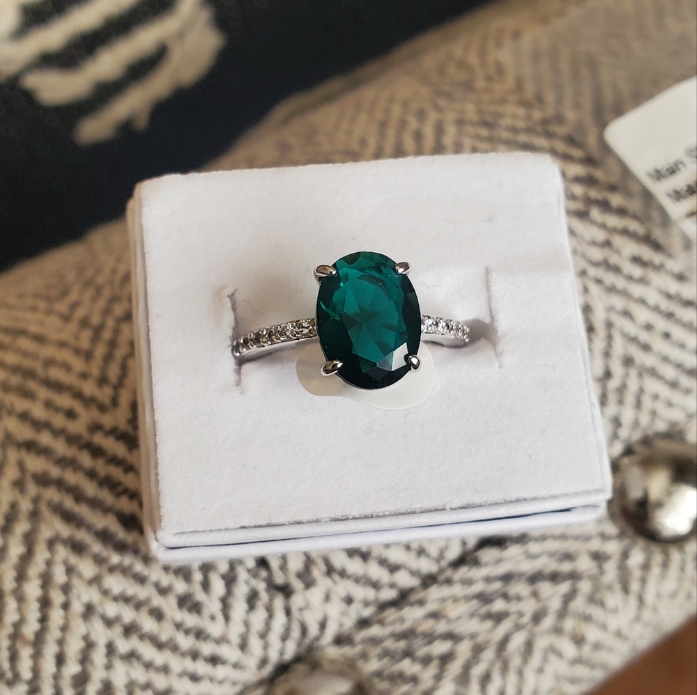 Bomb Party ring size 8